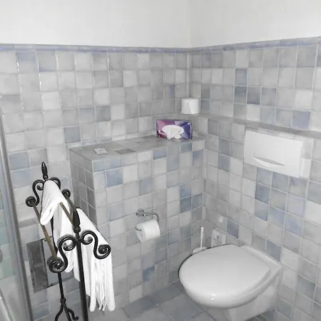 بيت ضيافة Zur Scheune 4*