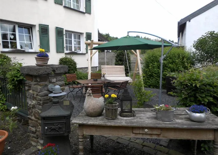 Zur Scheune בית הארחה